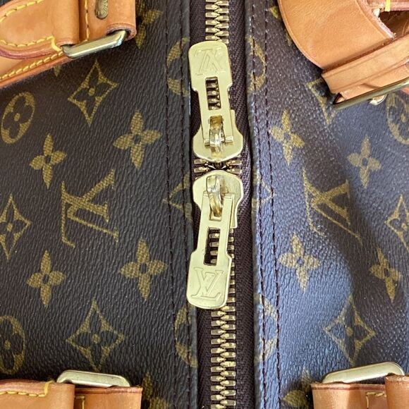 Louis Vuitton Keepall 55 Monogram w/ Name Tag, Poignet & Padlock - Picture 10 of 17